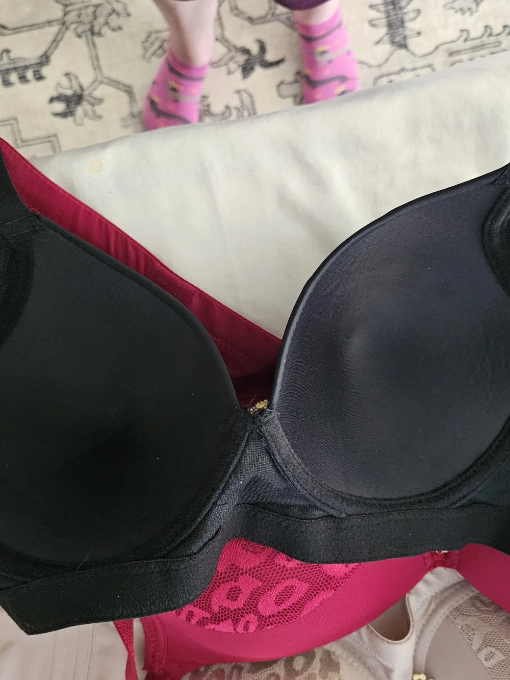 Women’s Lace-Accent T-Shirt Bra - Black, Hot Pink, Beige size 38c
